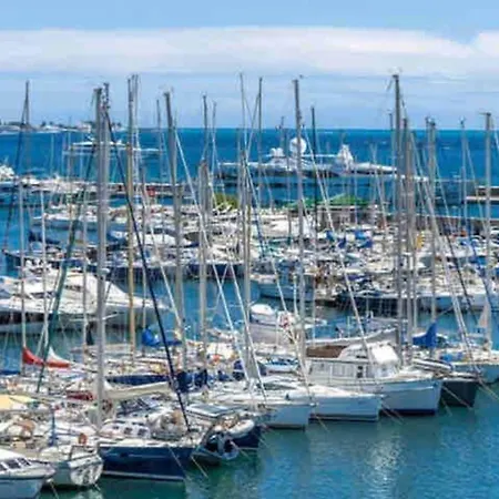 Apartament Golfe Juan Dans Avec Piscine