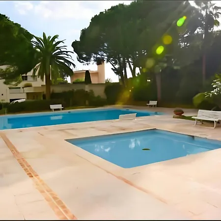Golfe Juan Dans Résidence Avec Piscine Vallauris